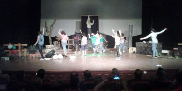 حارة الورد  عرض مسرحي ضمن مشروع الأيقونة السورية