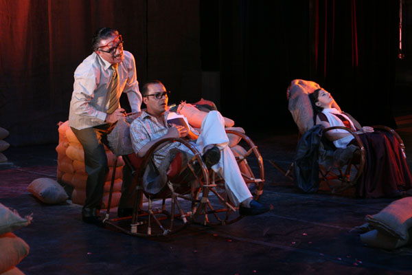 فرقة المسرح الحر من الأردن تشارك في مهرجان الرقة المسرحي الرابع 2008