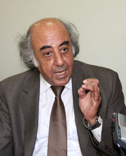 الدكتور أحمد برقاوي .. الاختباء خلف الحكمة 
