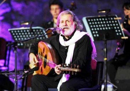 مارسيل خليفة يعيد سرد سيرته مع محمود درويش في أبوظبي