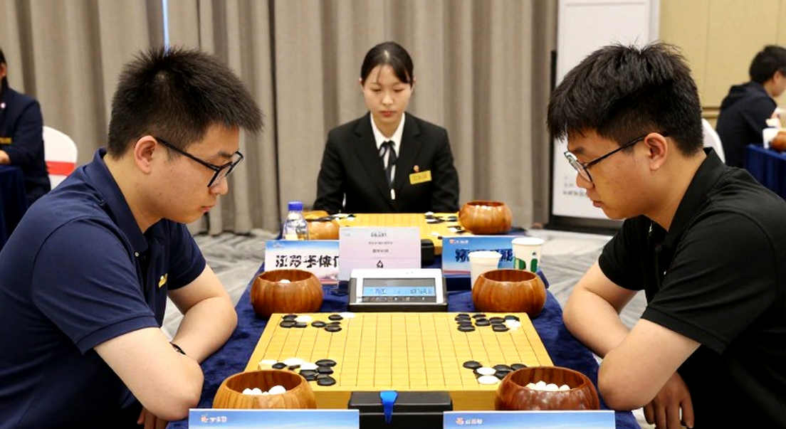 ChessBase và cuộc đua mua người thầy: khi cờ vua bán thương hiệu cá nhân