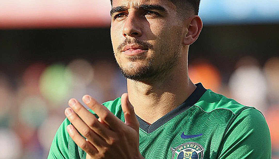 Marc Klok bị Herdman loại khỏi đội tuyển Indonesia: Persib bước vào chuỗi 10 trận trong 30 ngày Marc Klok bị Herdman loại khỏi đội tuyển Indonesia: Persib bước vào chuỗi 10 trận trong 30 ngày