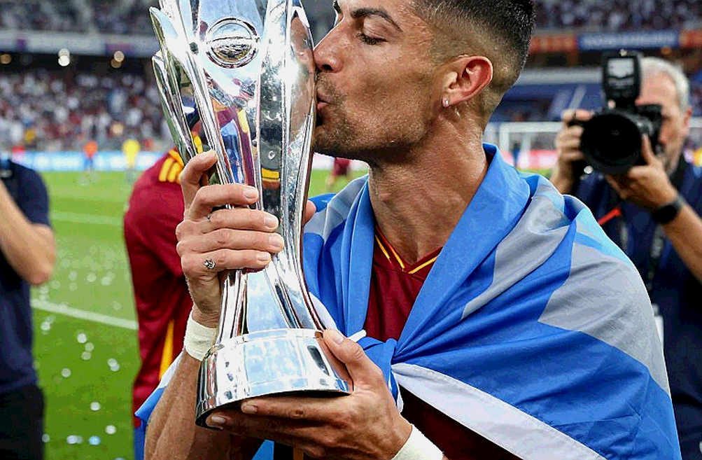 Khi bảng đội hình hạng chín và danh sách vô địch Champions League ghi cùng một cái tên