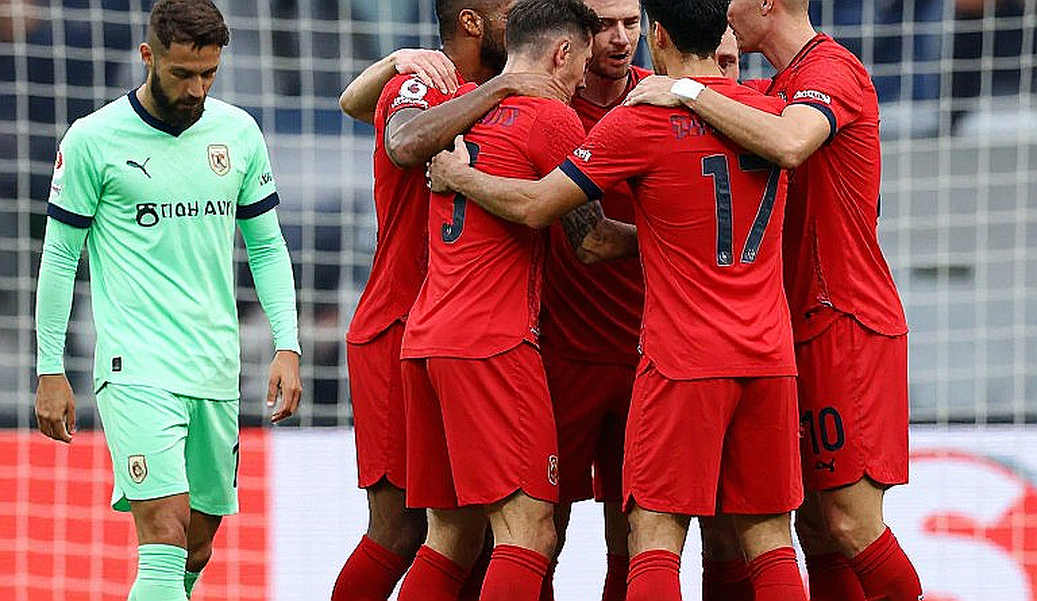 Real Sociedad thua Atletico Madrid 0-3: Bước ngoặt penalty hay bản lĩnh của một kế hoạch được chuẩn bị kỹ? Real Sociedad thua Atletico Madrid 0-3: Bước ngoặt penalty hay bản lĩnh của một kế hoạch được chuẩn bị kỹ?