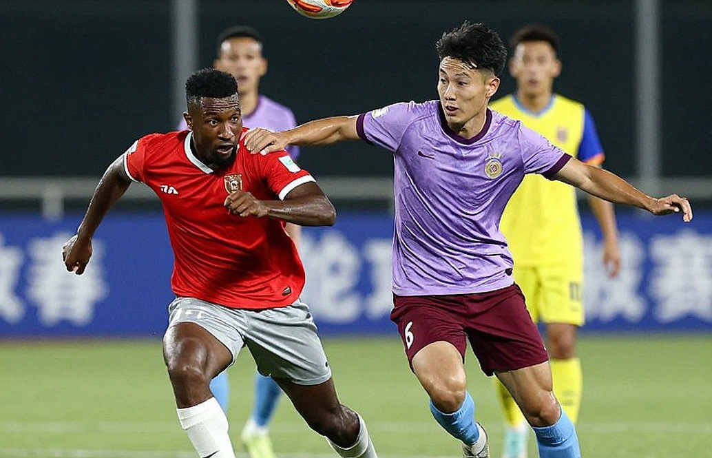 Julián Quiñones: Hào quang World Cup hay cái bẫy của những con số? Julián Quiñones: Hào quang World Cup hay cái bẫy của những con số?