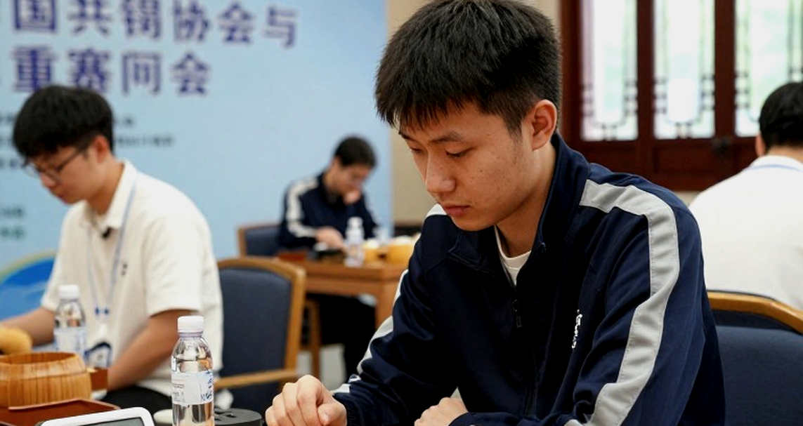 Isack Hadjar và cú đấm ngoài võ đài: Red Bull đặt cược vào một cổ tay ở Baku
