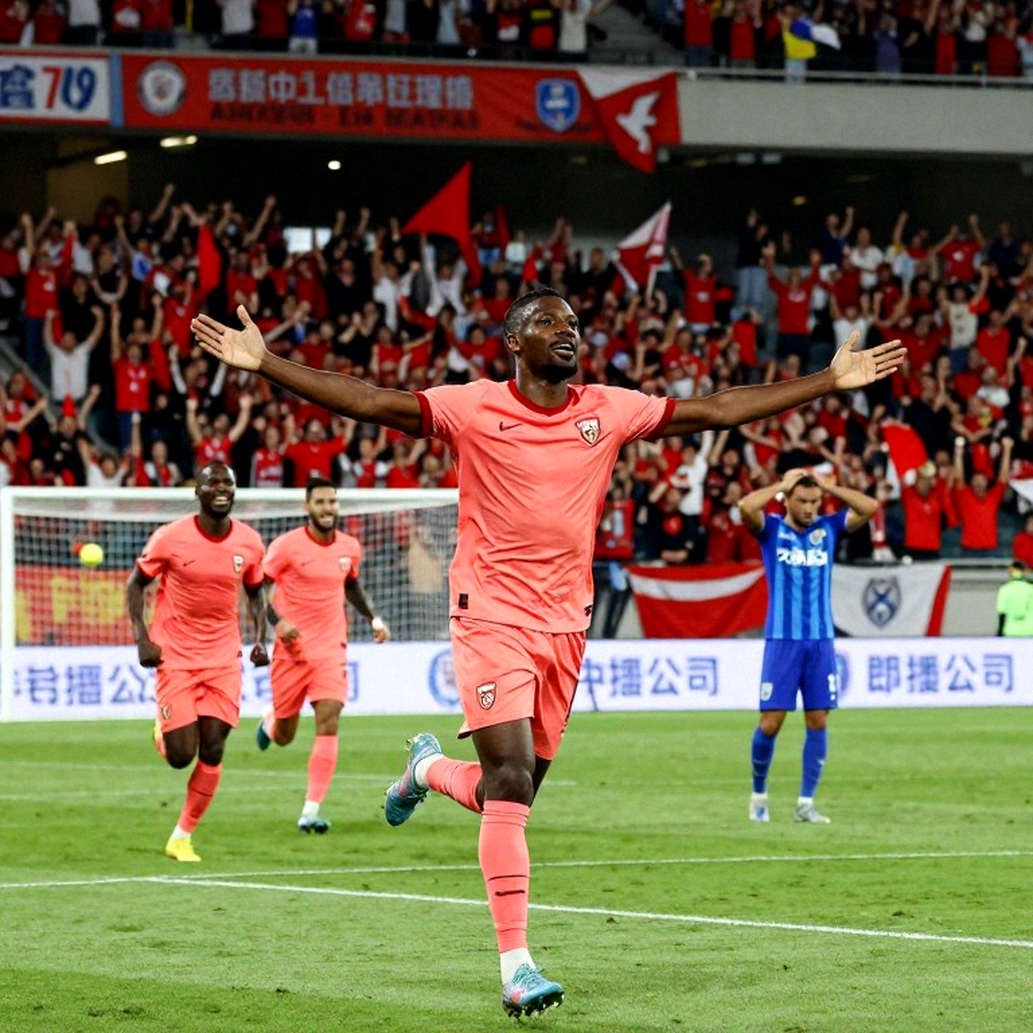 Chino Huerta và phút thứ 70: Pumas đang cầm trên tay một cơ thể chưa hoàn nguyên