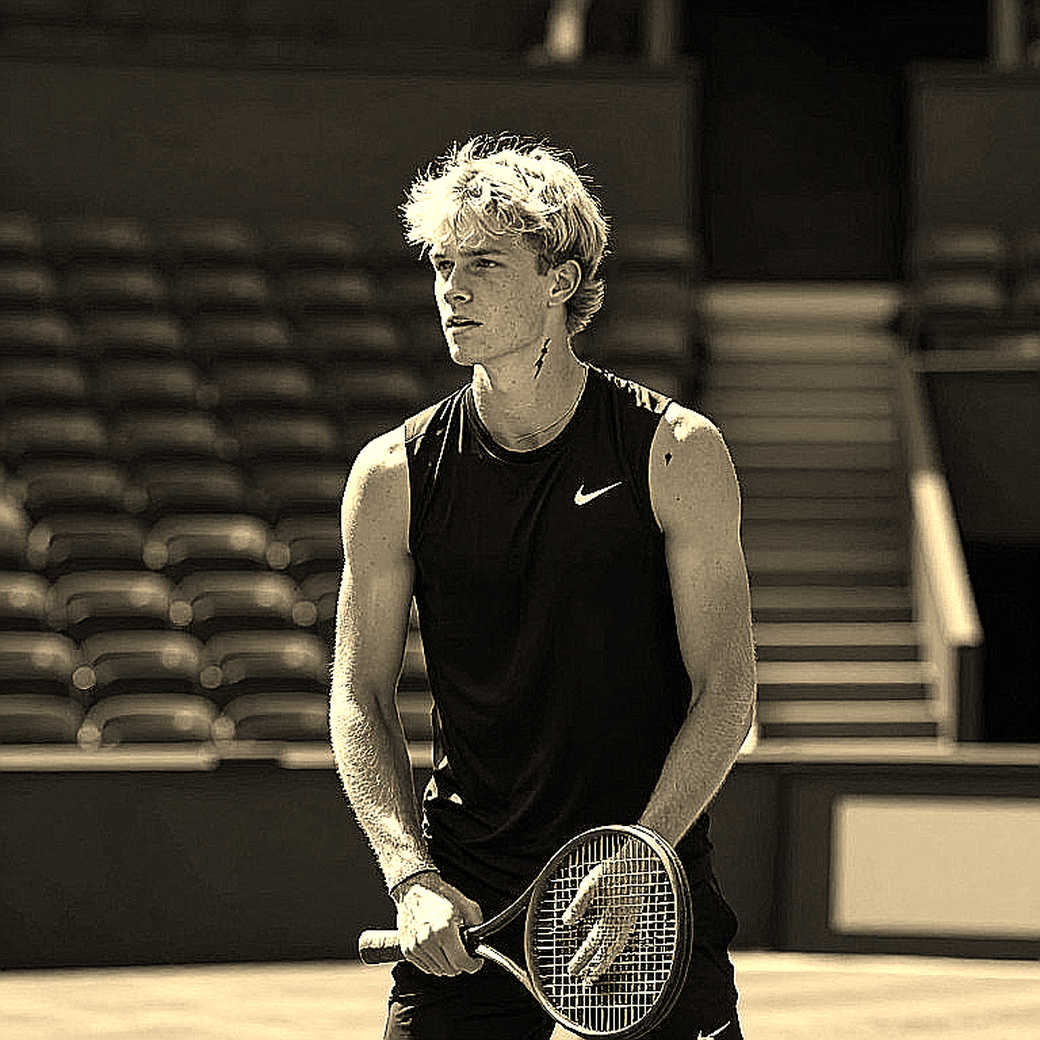 Khi bản phân tích tennis trống rỗng: Dữ liệu không nói dối, nhưng nói gì khi không có gì?