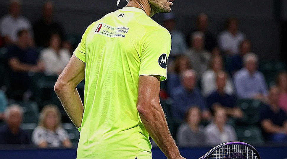 Djokovic, 39 tuổi và danh hiệu thứ 102: Khi kỳ tích bị che khuất bởi hai tấm vé rút lui